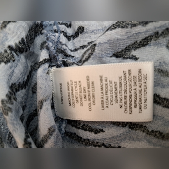 BEACH Lunch Lounge Blue Black Tiger Print Viscose Size S/P Blouse - Picture 9 of 9